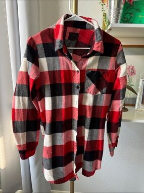 Free Press Red Black White Buffalo Plaid Button-Up Shirt Like New! Small